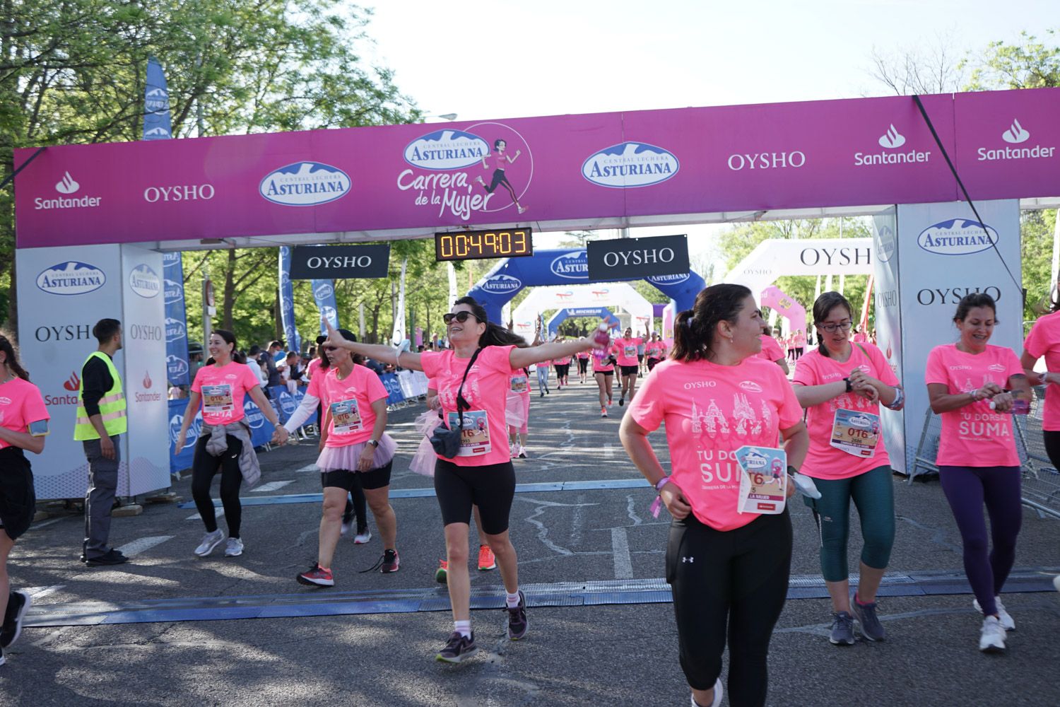 Todas las fotos de meta de la Carrera de la Mujer de Madrid 03370