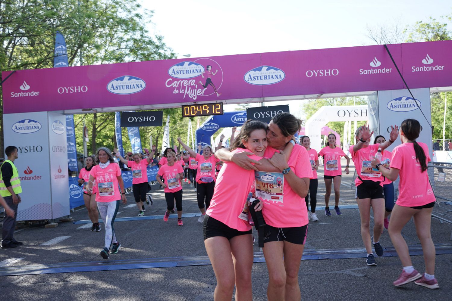 Todas las fotos de meta de la Carrera de la Mujer de Madrid 03372