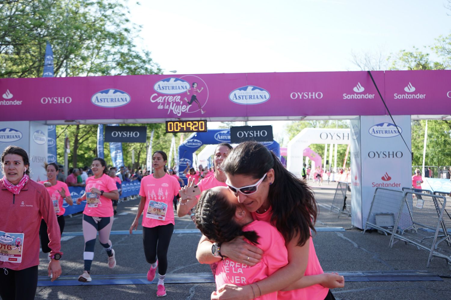 Todas las fotos de meta de la Carrera de la Mujer de Madrid 03373