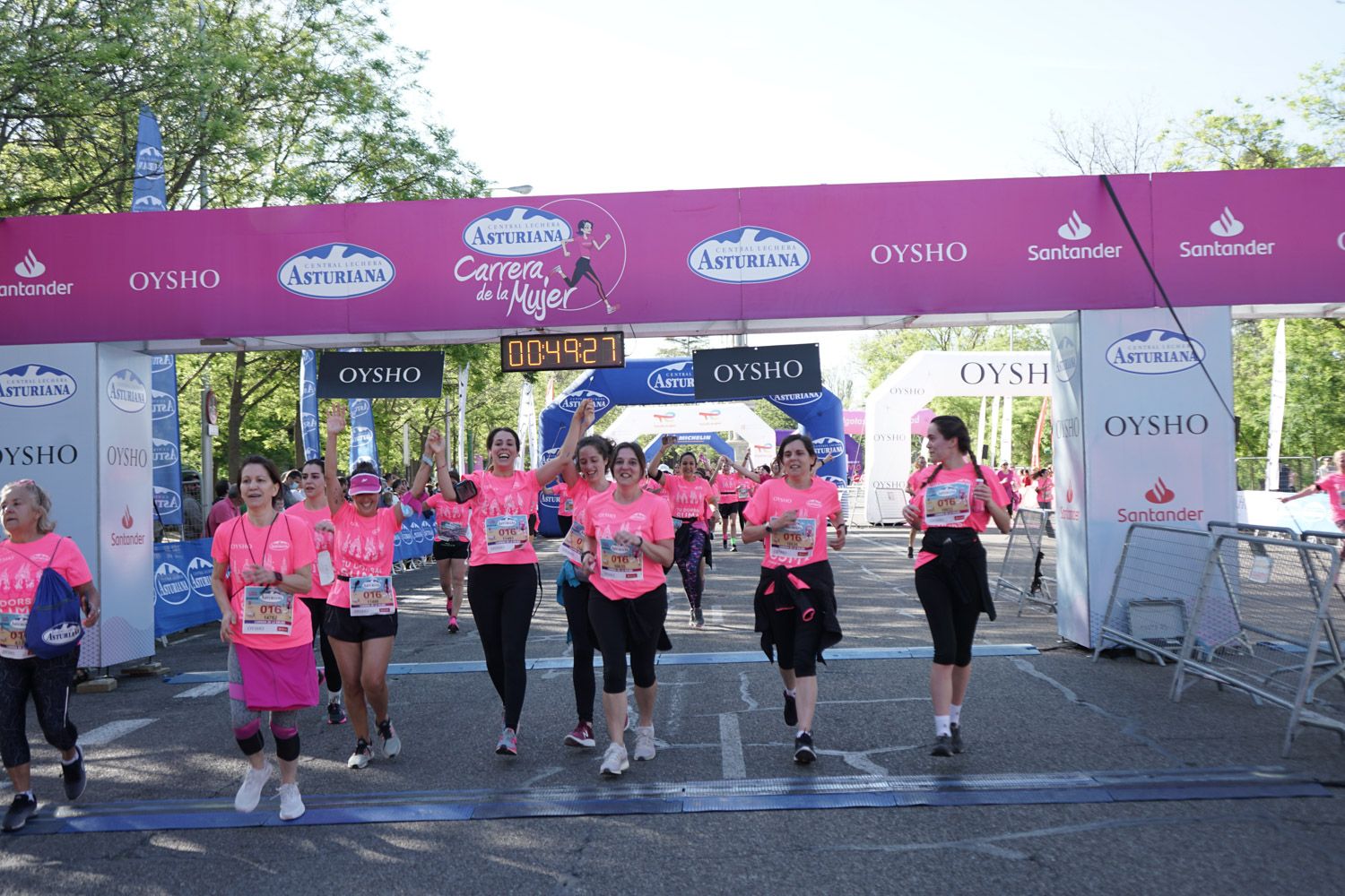 Todas las fotos de meta de la Carrera de la Mujer de Madrid 03375