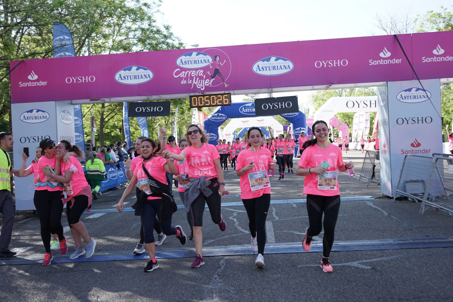Todas las fotos de meta de la Carrera de la Mujer de Madrid 03390