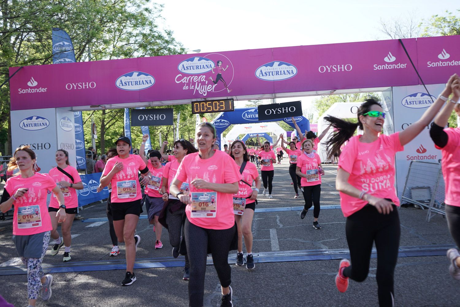 Todas las fotos de meta de la Carrera de la Mujer de Madrid 03392