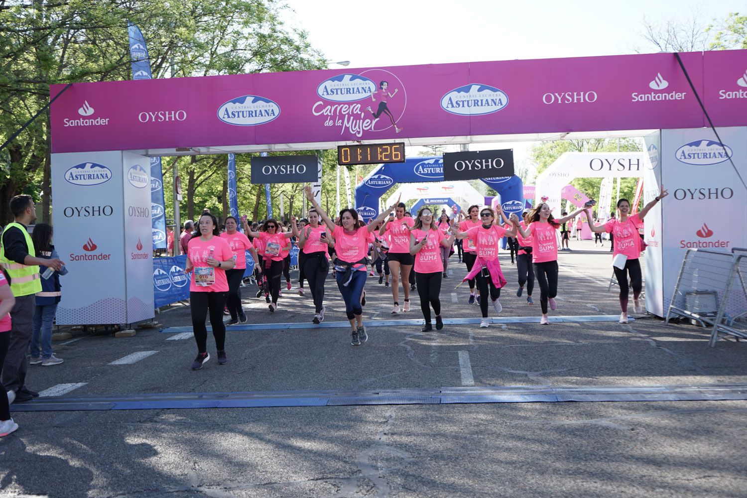Todas las fotos de meta de la Carrera de la Mujer de Madrid 03626