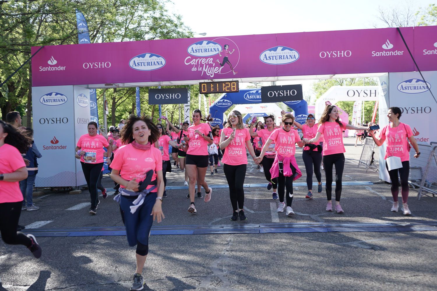 Todas las fotos de meta de la Carrera de la Mujer de Madrid 03627