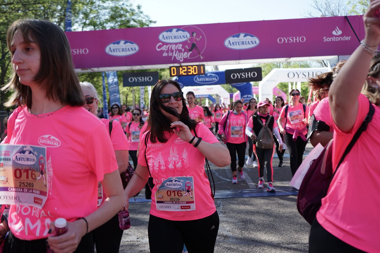 Todas las fotos de meta de la Carrera de la Mujer de Madrid 03740
