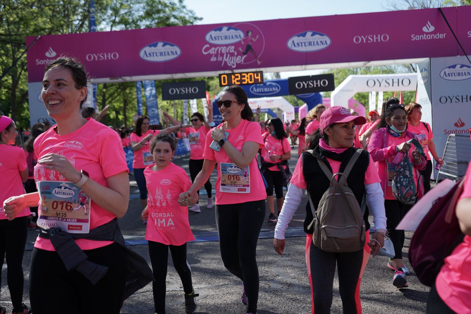 Todas las fotos de meta de la Carrera de la Mujer de Madrid 03741