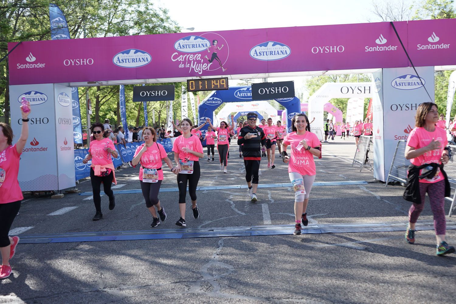 Todas las fotos de meta de la Carrera de la Mujer de Madrid 03633