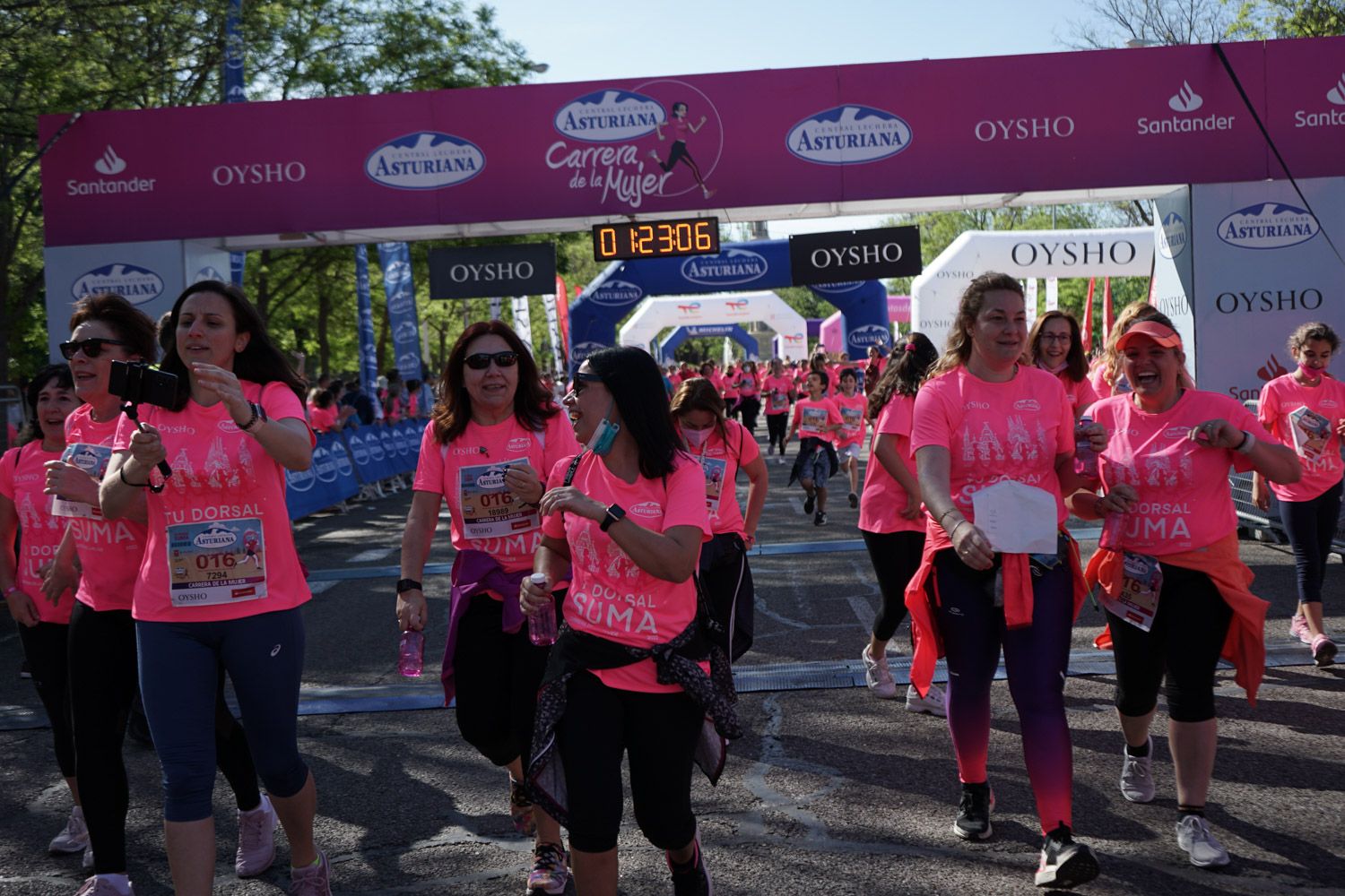 Todas las fotos de meta de la Carrera de la Mujer de Madrid 03742