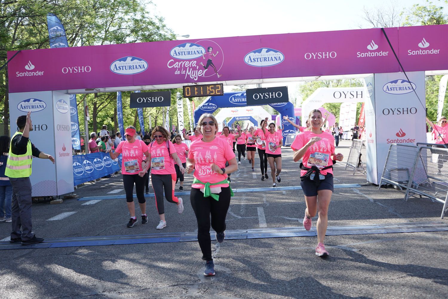 Todas las fotos de meta de la Carrera de la Mujer de Madrid 03634
