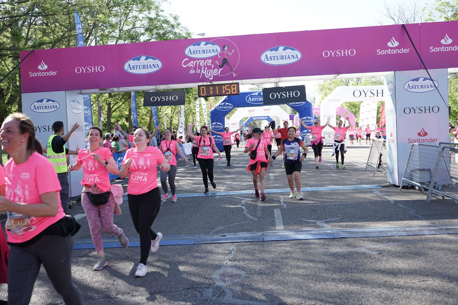 Todas las fotos de meta de la Carrera de la Mujer de Madrid 03636