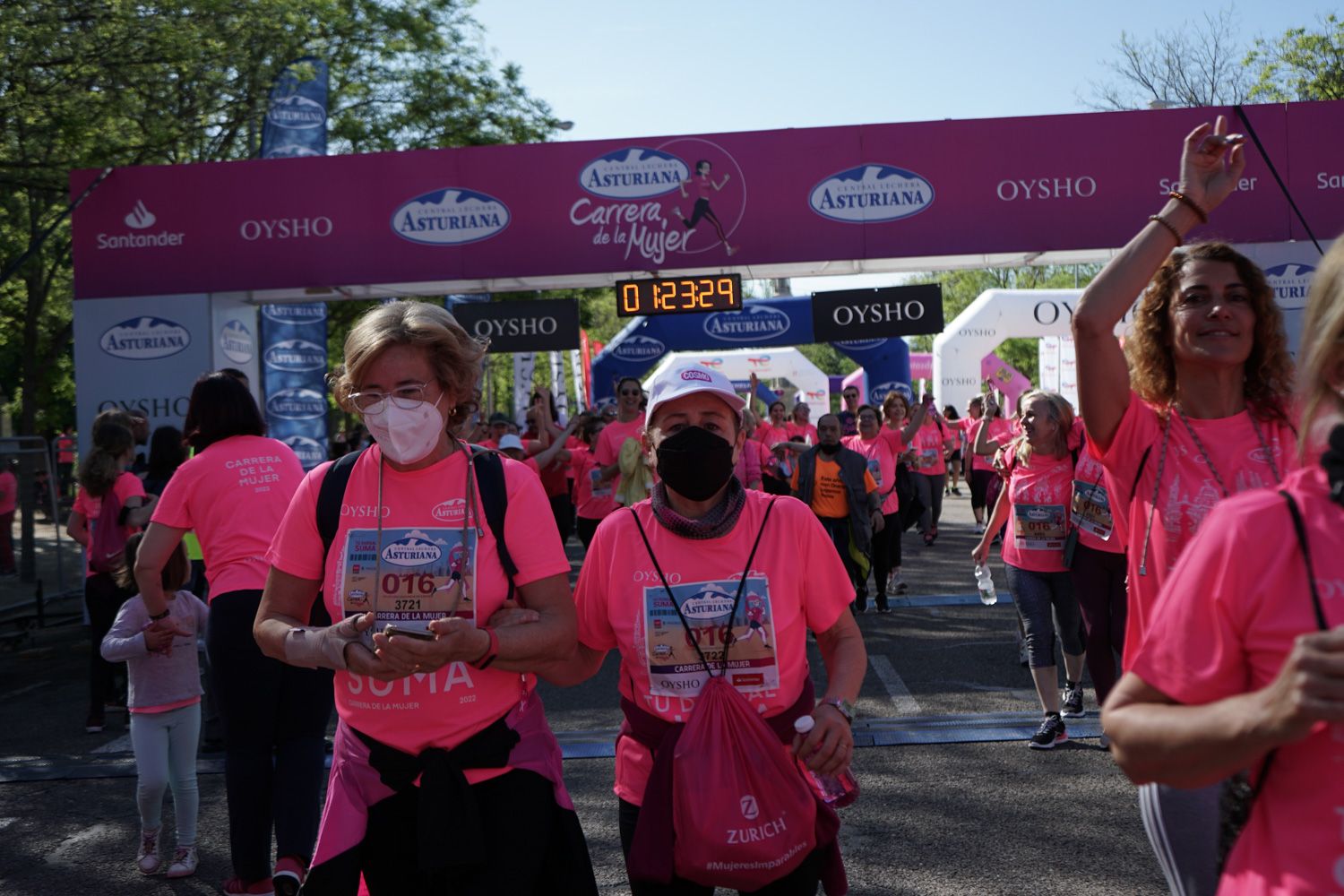 Todas las fotos de meta de la Carrera de la Mujer de Madrid 03748