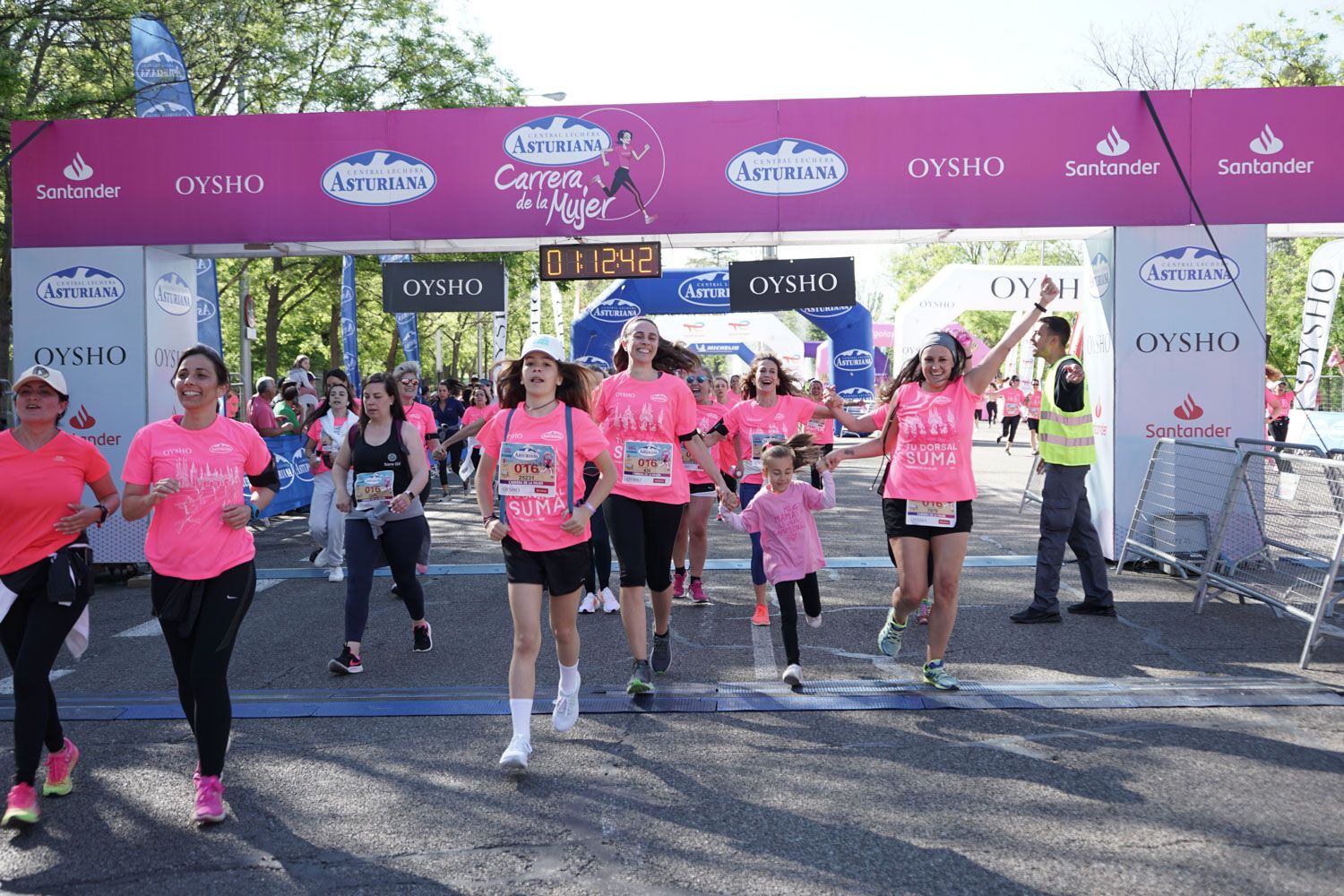 Todas las fotos de meta de la Carrera de la Mujer de Madrid 03642
