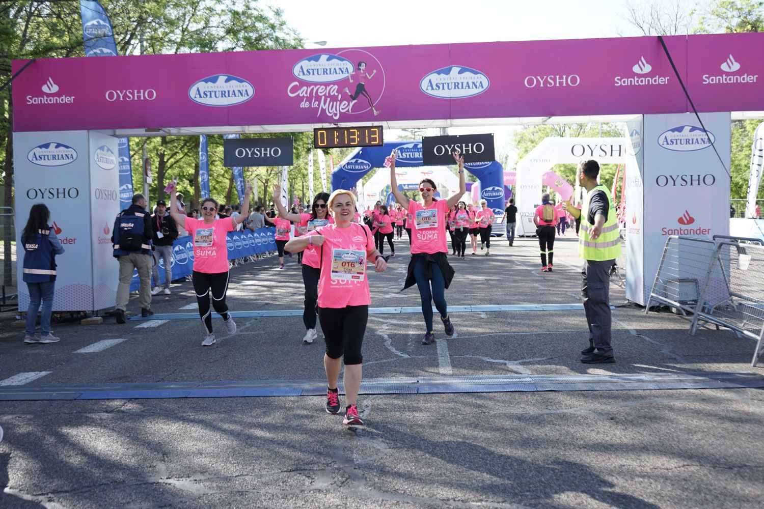 Todas las fotos de meta de la Carrera de la Mujer de Madrid 03646