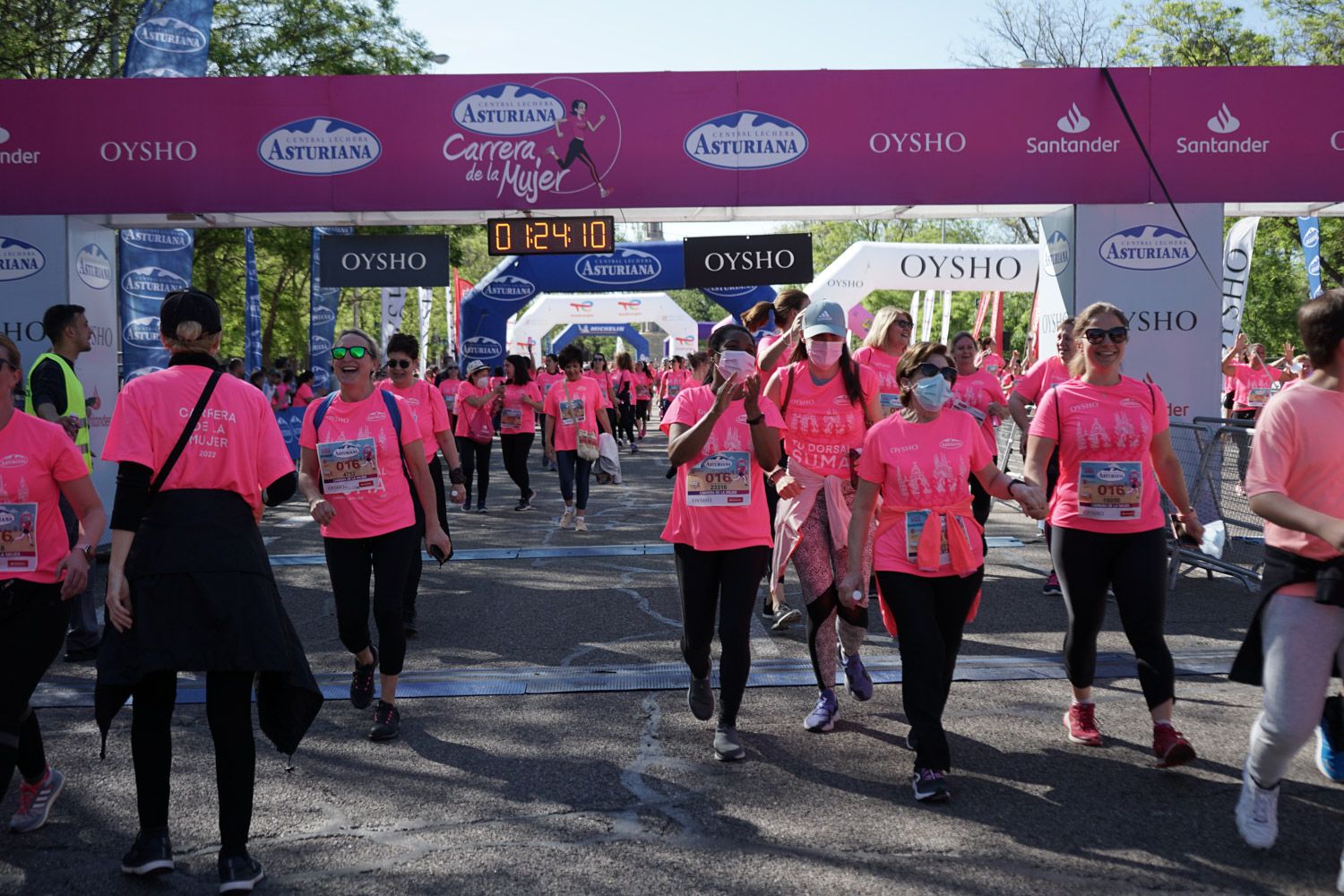 Todas las fotos de meta de la Carrera de la Mujer de Madrid 03756