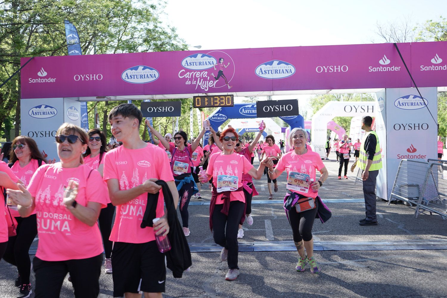Todas las fotos de meta de la Carrera de la Mujer de Madrid 03649
