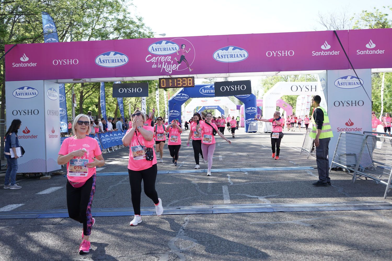 Todas las fotos de meta de la Carrera de la Mujer de Madrid 03651