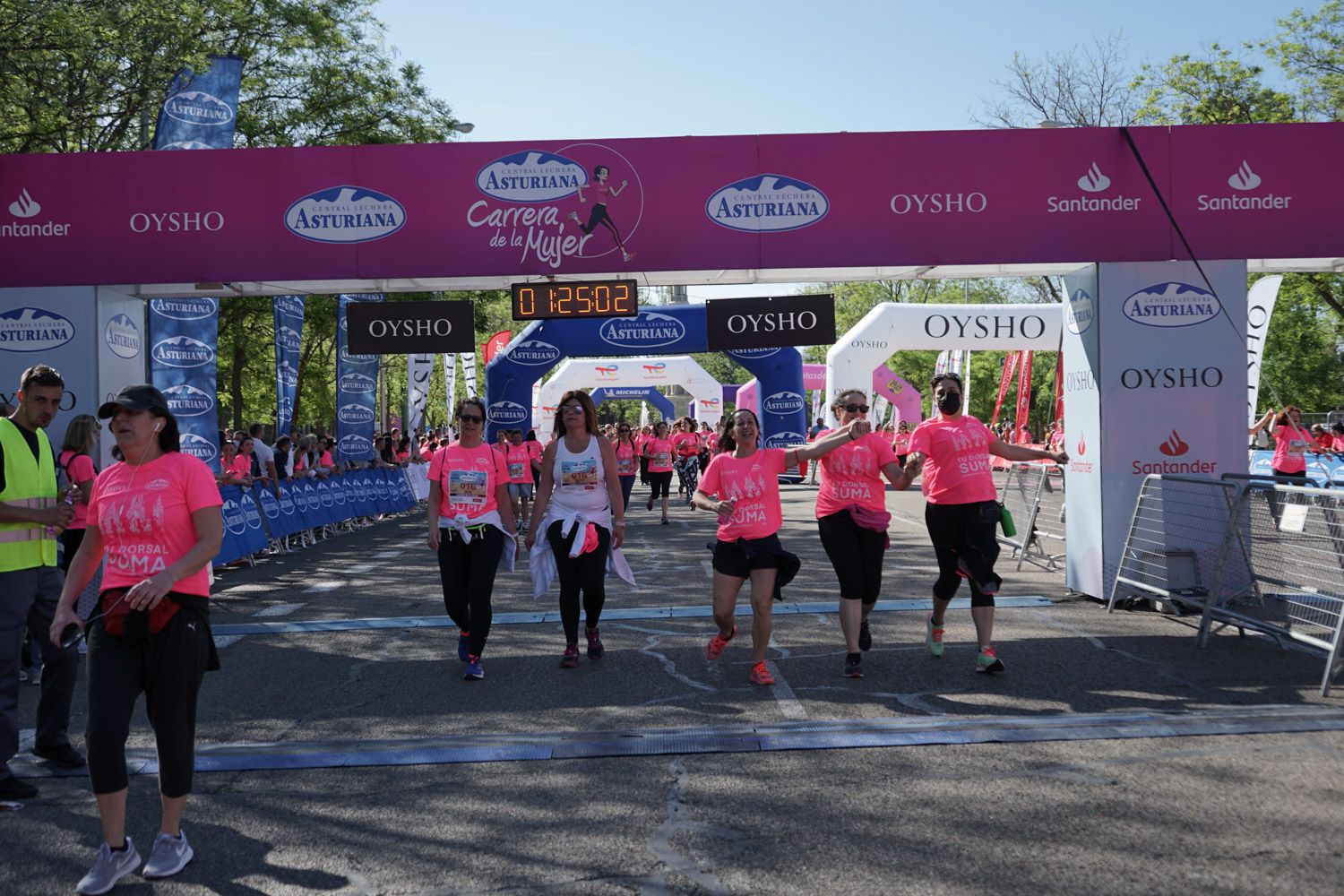 Todas las fotos de meta de la Carrera de la Mujer de Madrid 03766