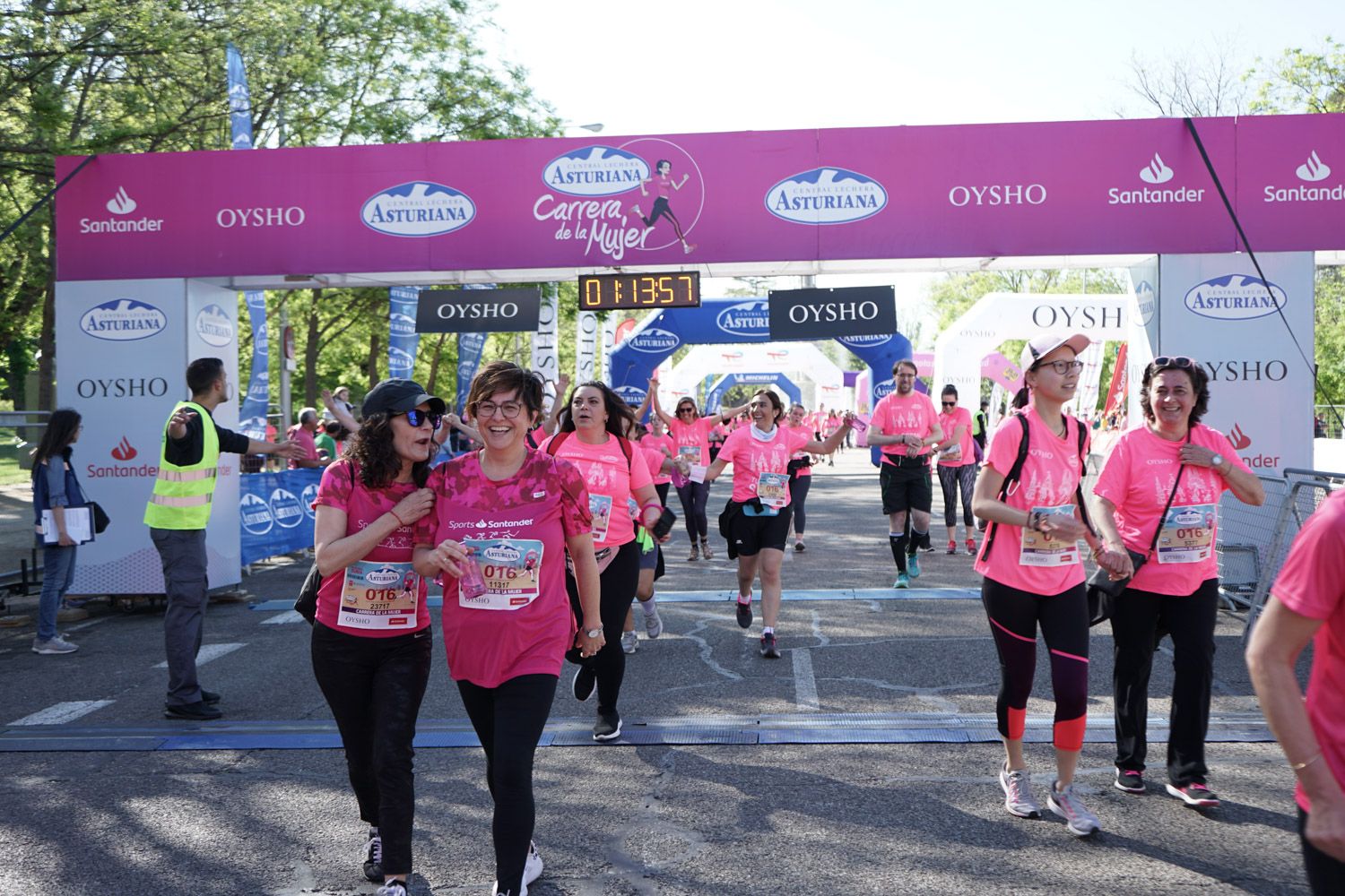 Todas las fotos de meta de la Carrera de la Mujer de Madrid 03657