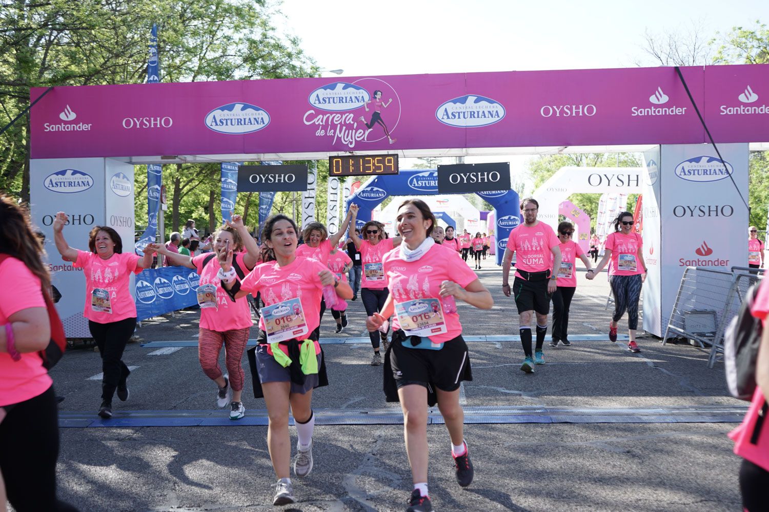 Todas las fotos de meta de la Carrera de la Mujer de Madrid 03658