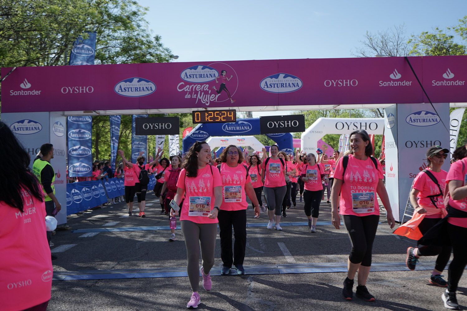 Todas las fotos de meta de la Carrera de la Mujer de Madrid 03770