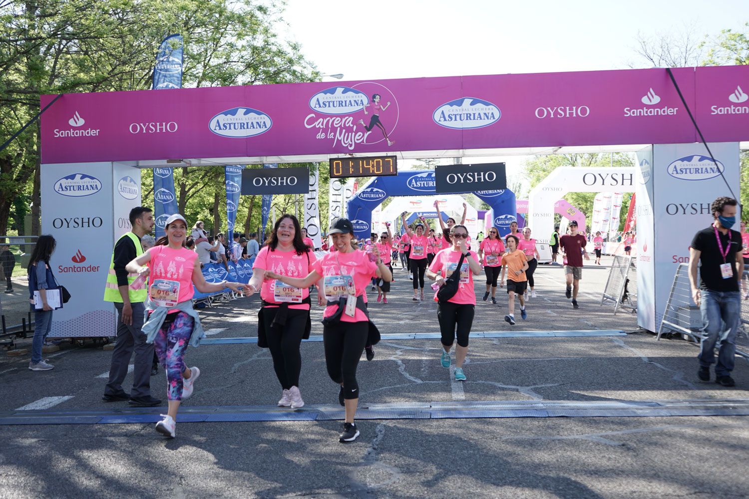 Todas las fotos de meta de la Carrera de la Mujer de Madrid 03660