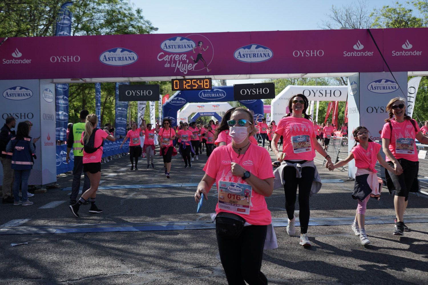 Todas las fotos de meta de la Carrera de la Mujer de Madrid 03773