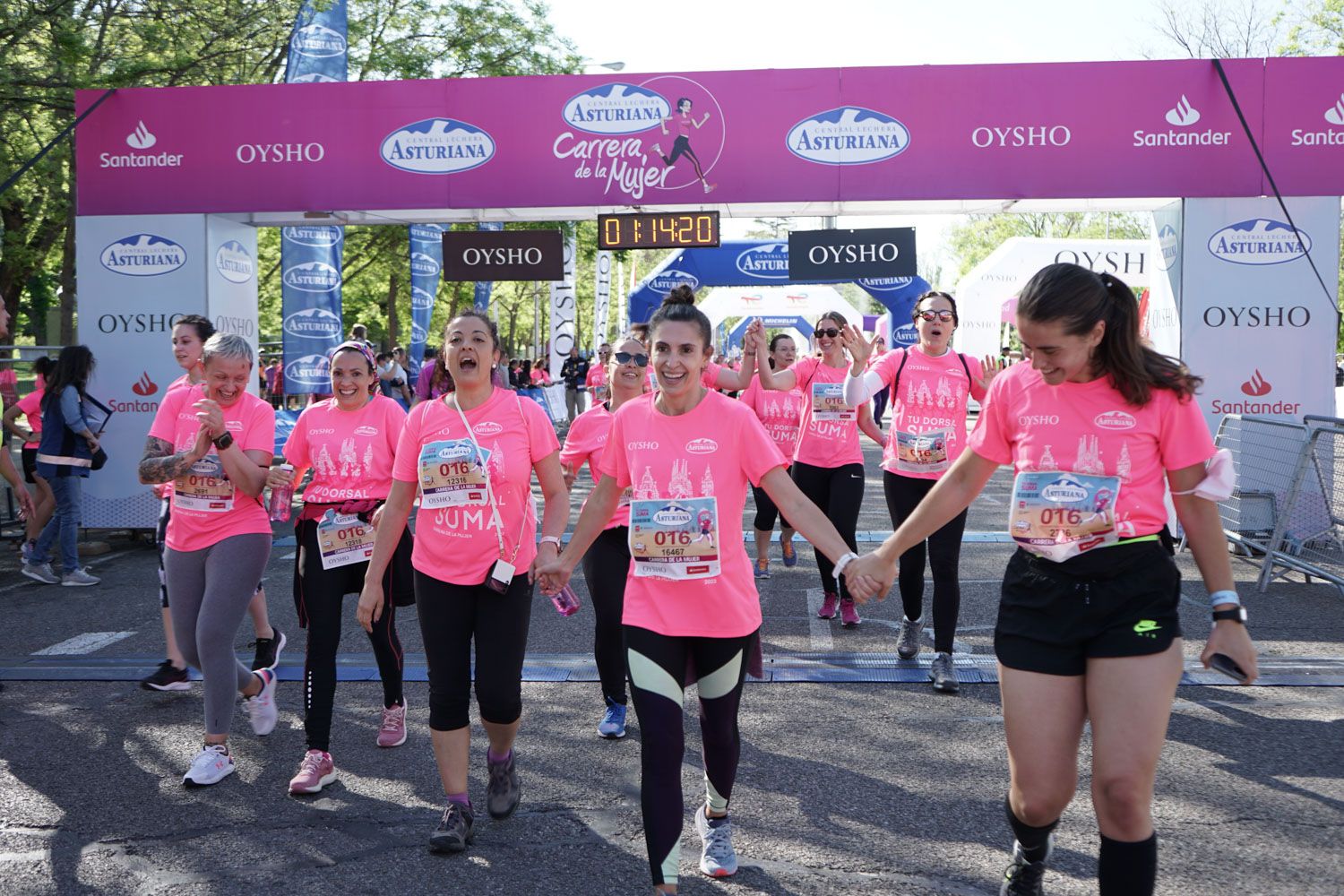 Todas las fotos de meta de la Carrera de la Mujer de Madrid 03663