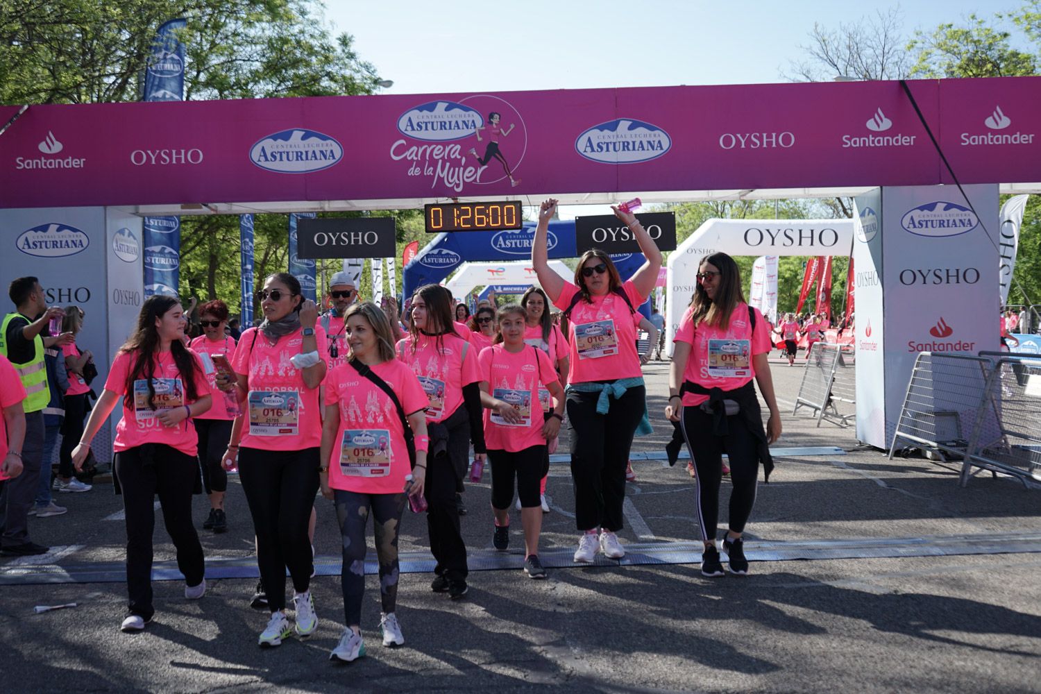 Todas las fotos de meta de la Carrera de la Mujer de Madrid 03774