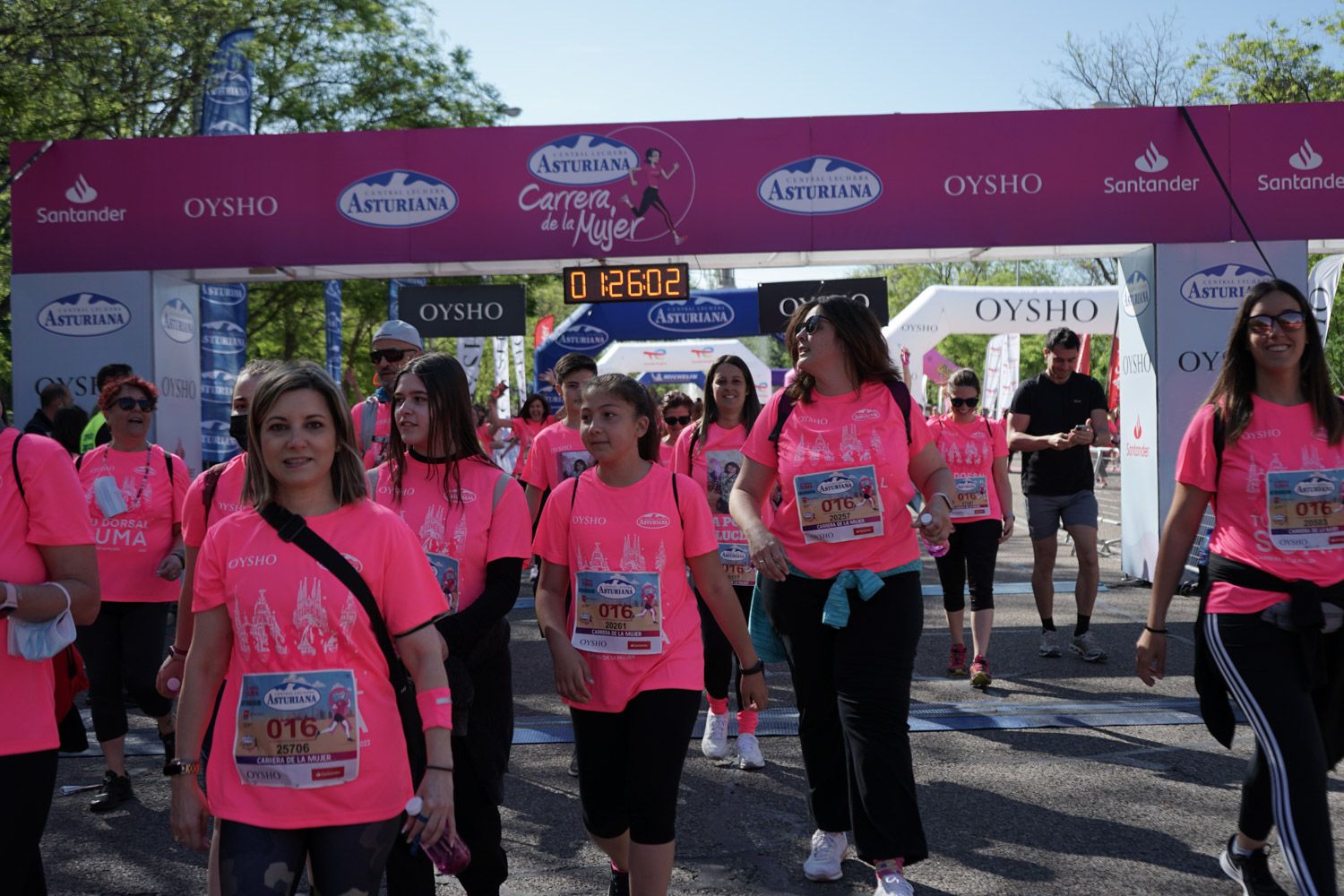Todas las fotos de meta de la Carrera de la Mujer de Madrid 03775