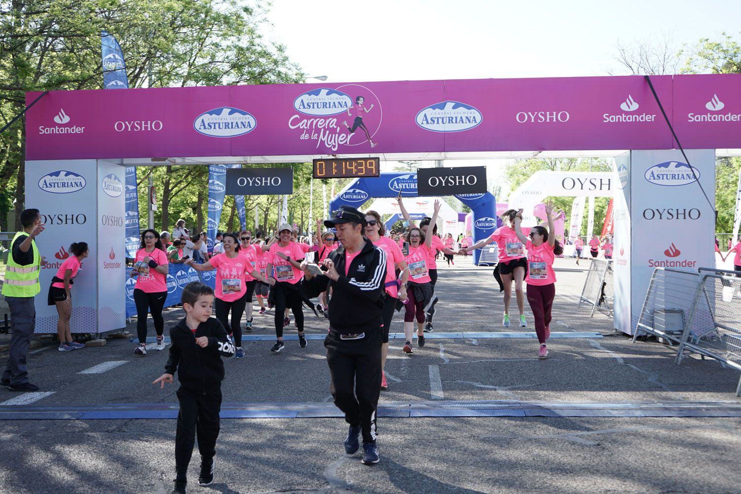 Todas las fotos de meta de la Carrera de la Mujer de Madrid 03665