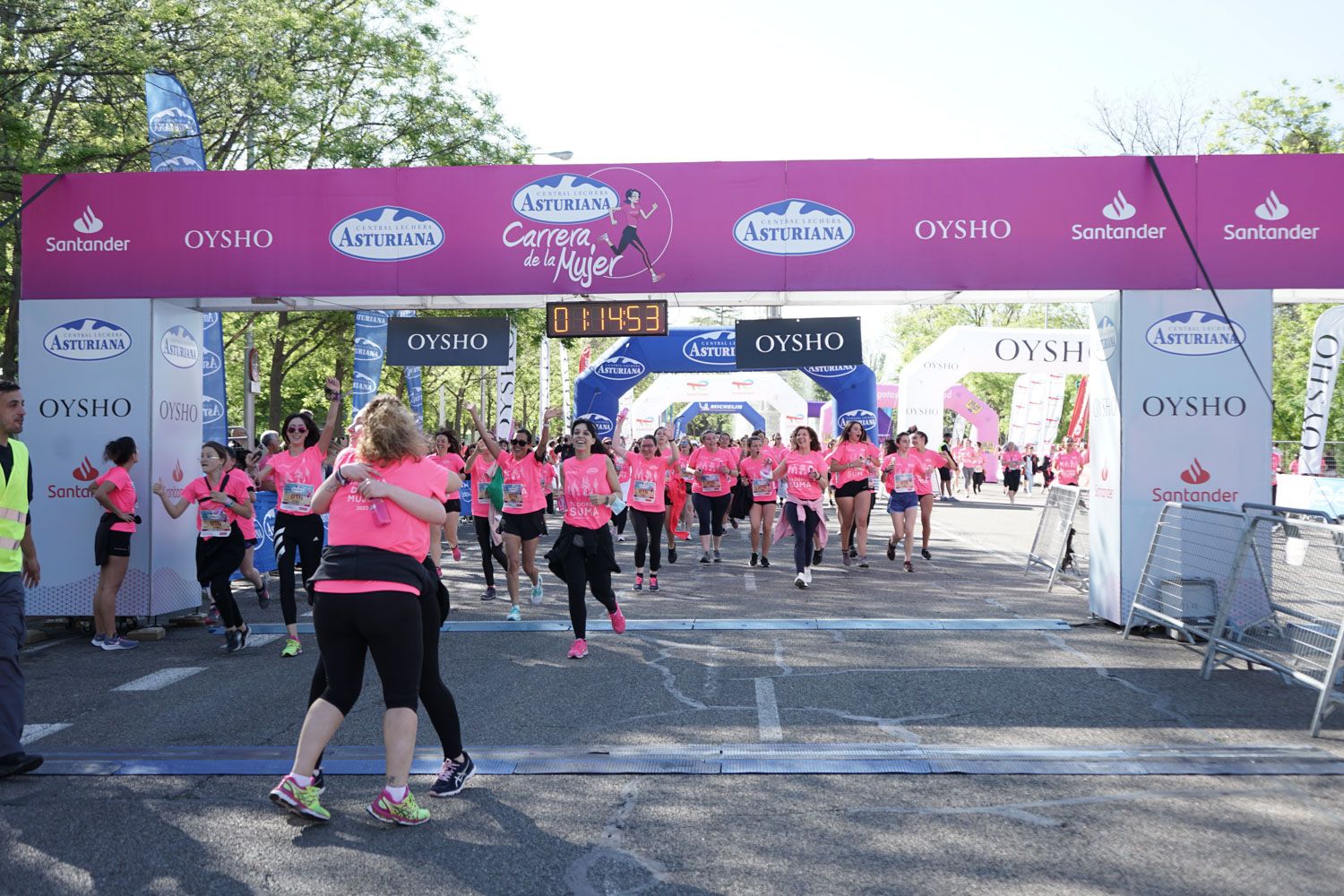 Todas las fotos de meta de la Carrera de la Mujer de Madrid 03667