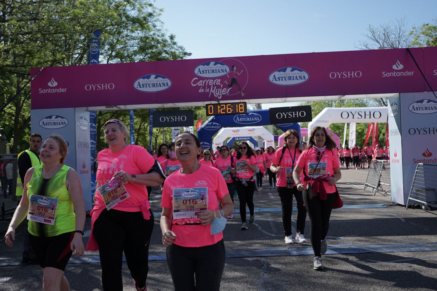 Todas las fotos de meta de la Carrera de la Mujer de Madrid 03778