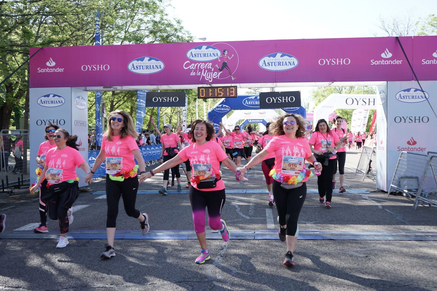 Todas las fotos de meta de la Carrera de la Mujer de Madrid 03671