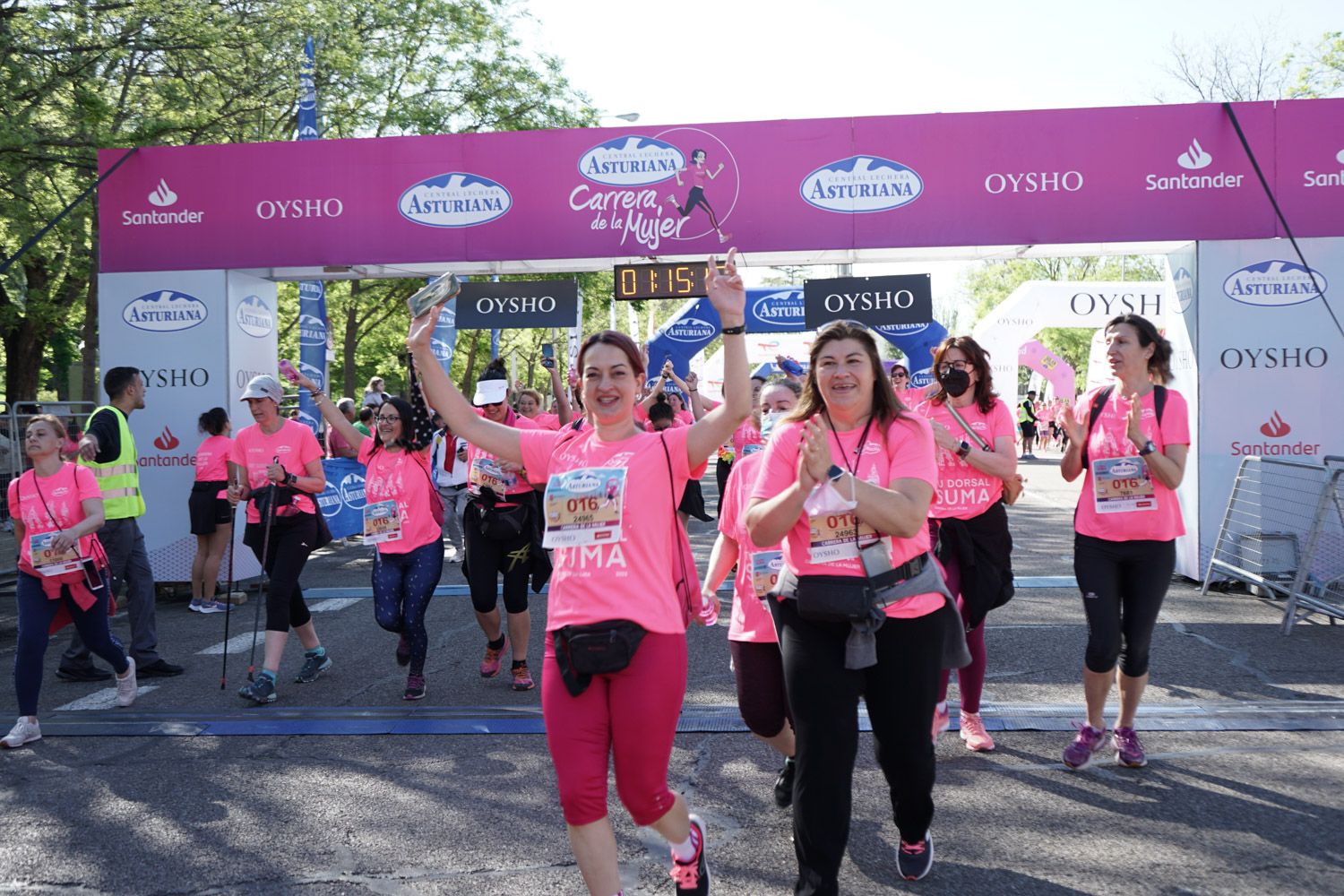 Todas las fotos de meta de la Carrera de la Mujer de Madrid 03672