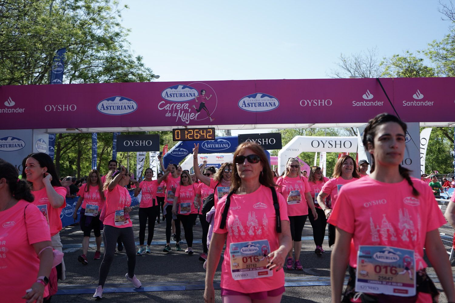 Todas las fotos de meta de la Carrera de la Mujer de Madrid 03782