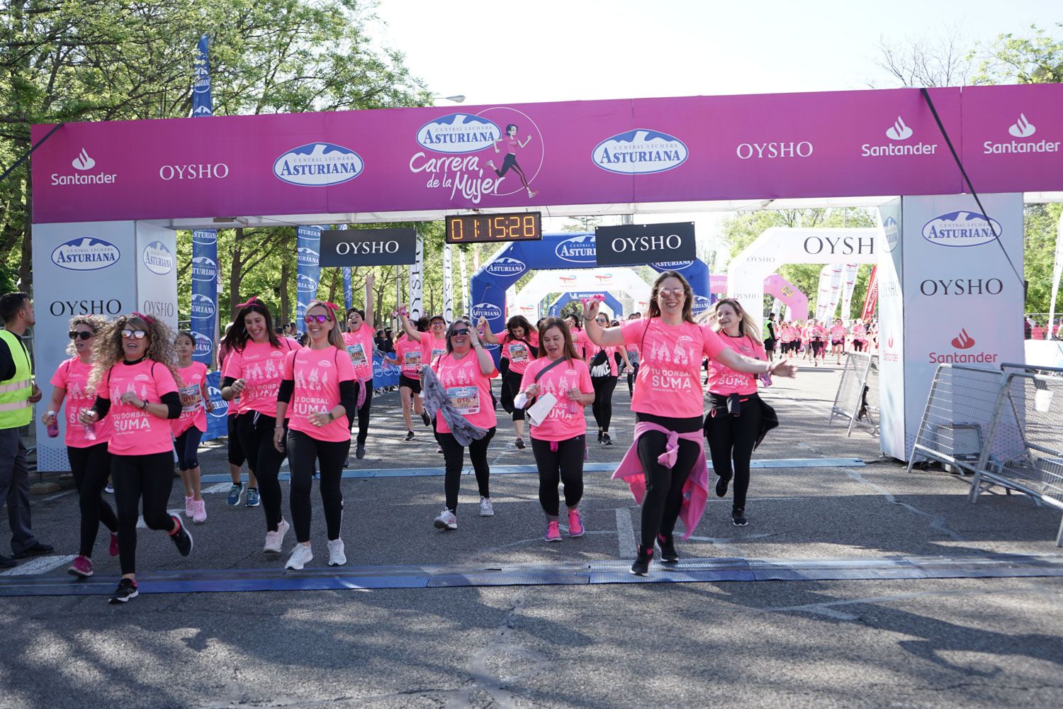 Todas las fotos de meta de la Carrera de la Mujer de Madrid 03673