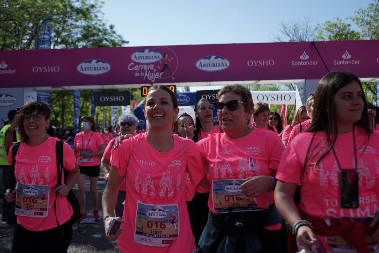 Todas las fotos de meta de la Carrera de la Mujer de Madrid 03783