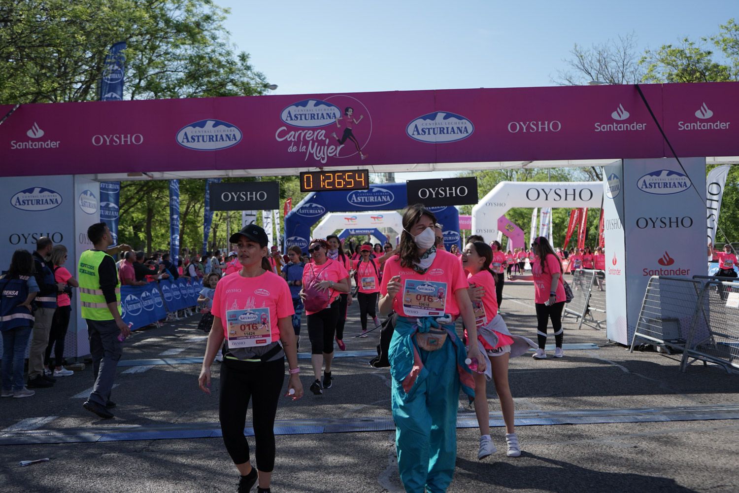 Todas las fotos de meta de la Carrera de la Mujer de Madrid 03784