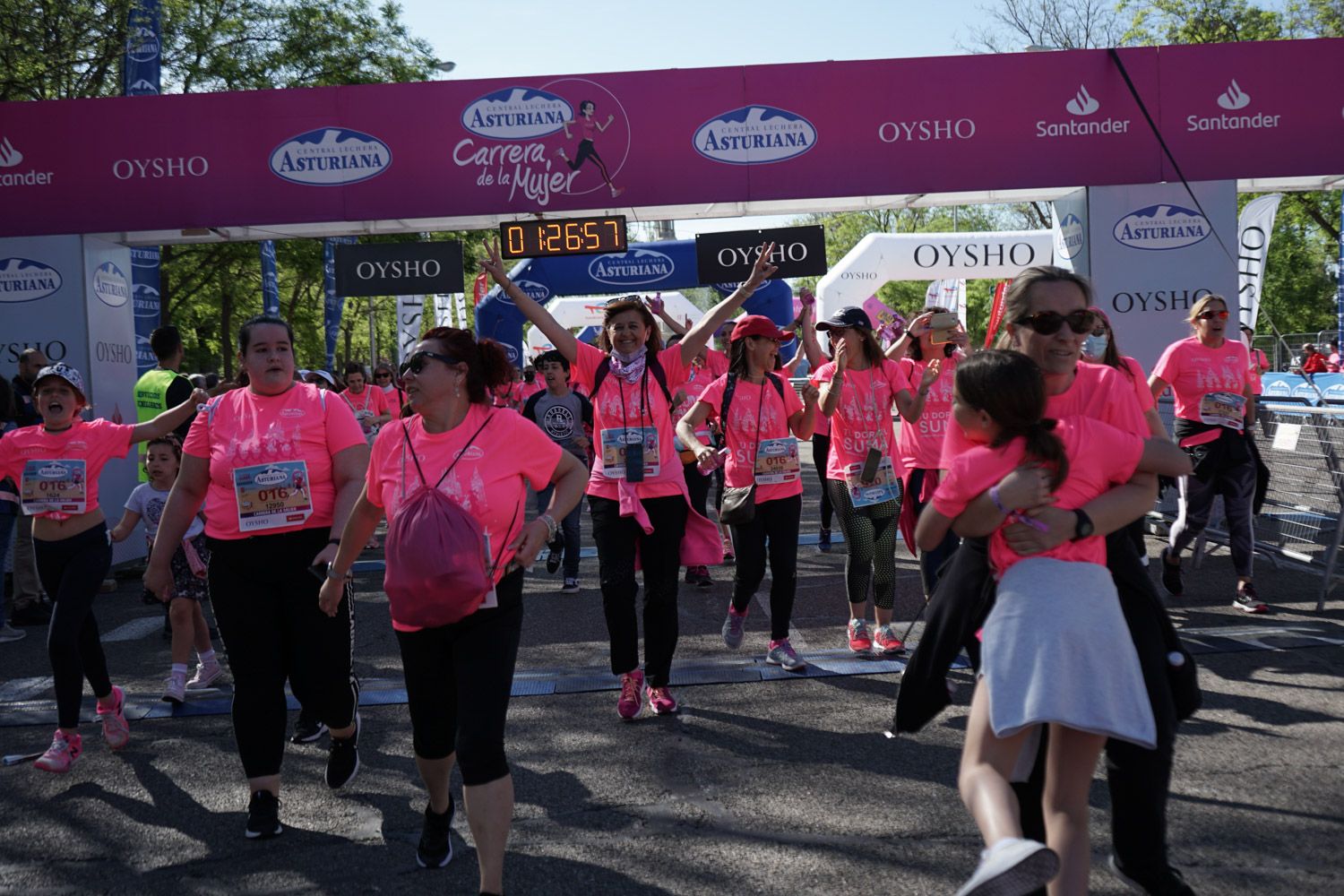 Todas las fotos de meta de la Carrera de la Mujer de Madrid 03785