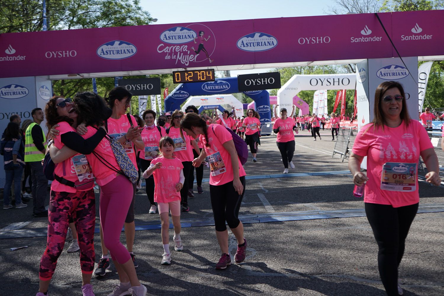 Todas las fotos de meta de la Carrera de la Mujer de Madrid 03788