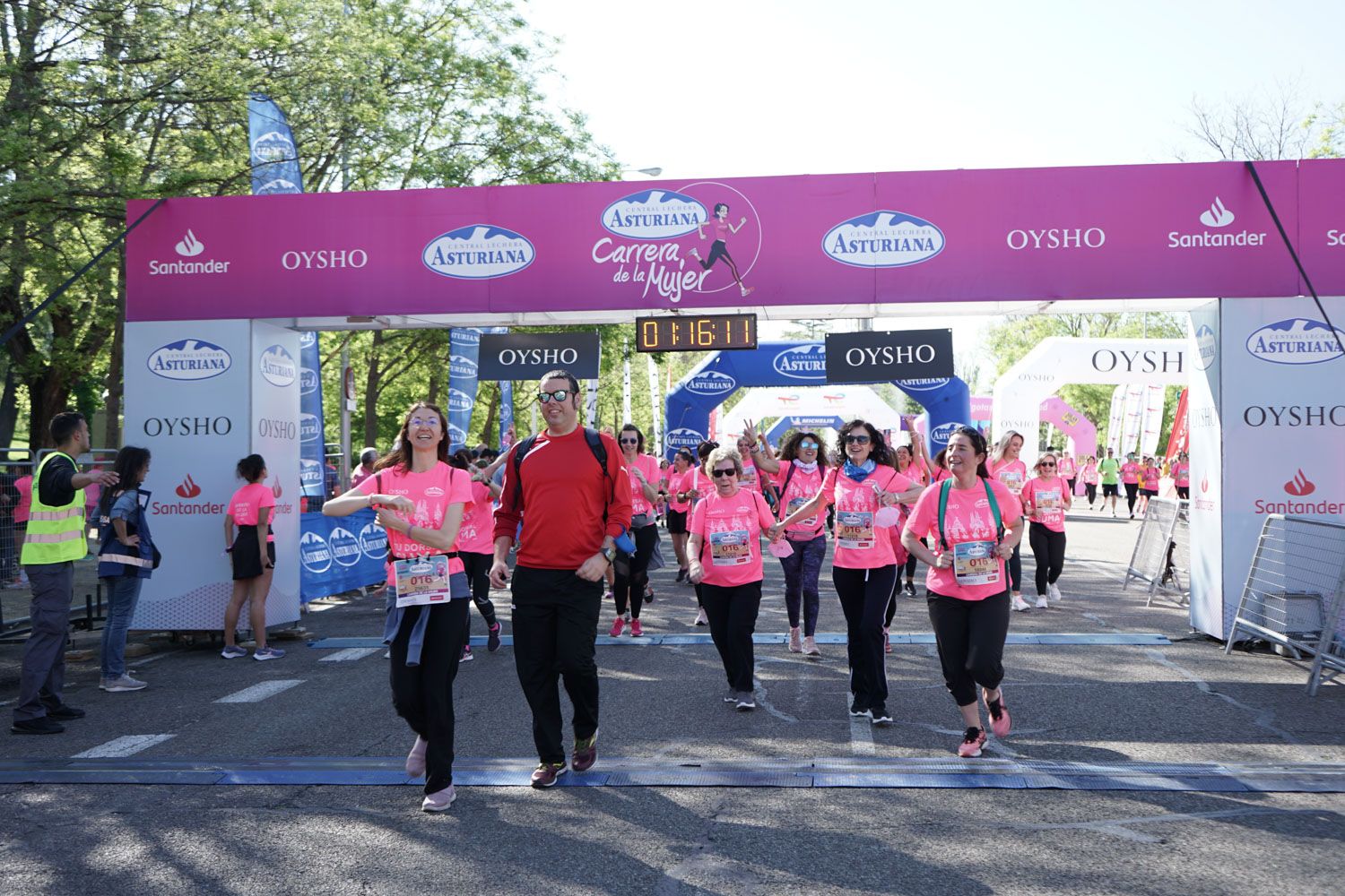 Todas las fotos de meta de la Carrera de la Mujer de Madrid 03680