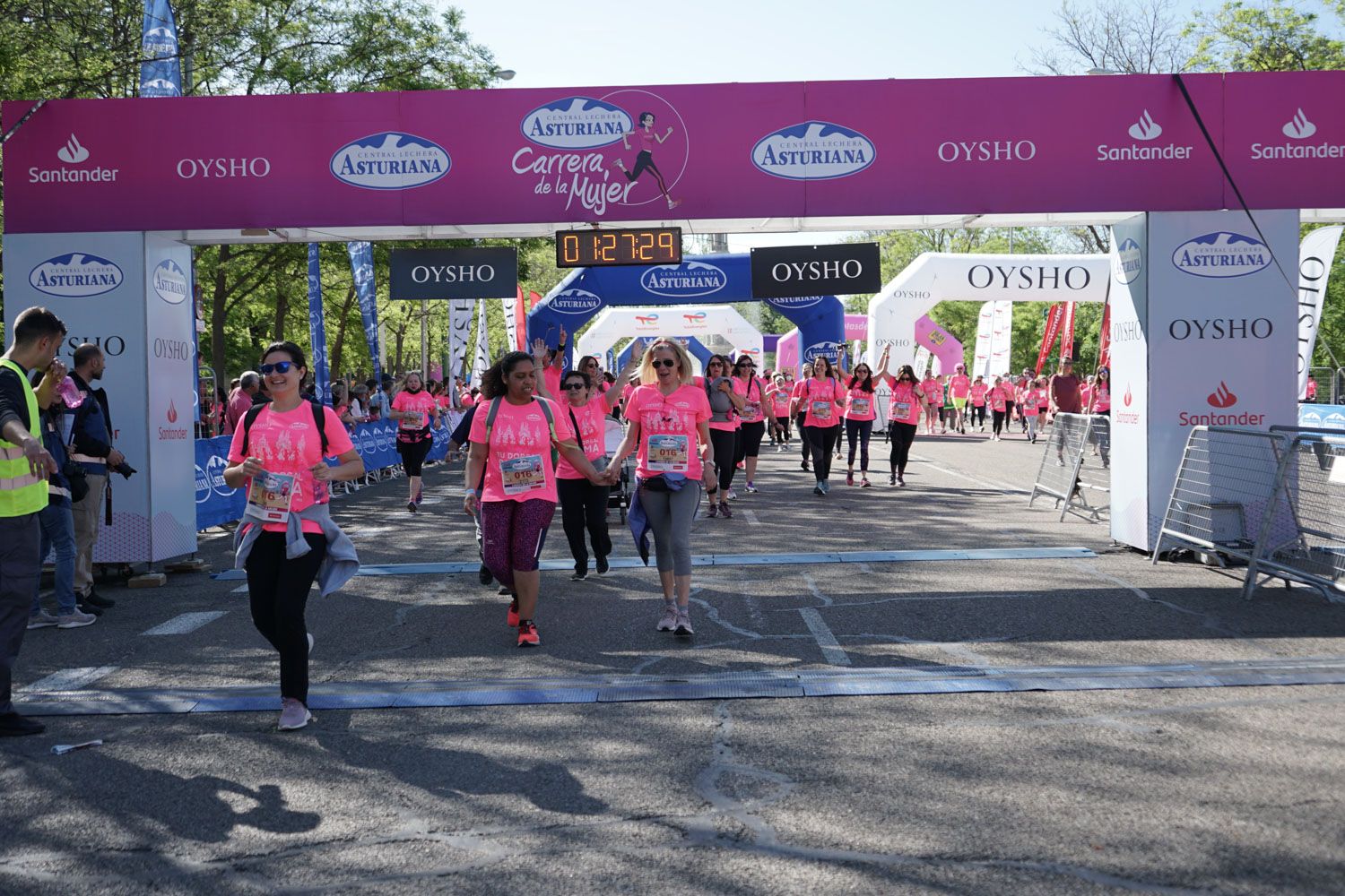 Todas las fotos de meta de la Carrera de la Mujer de Madrid 03793