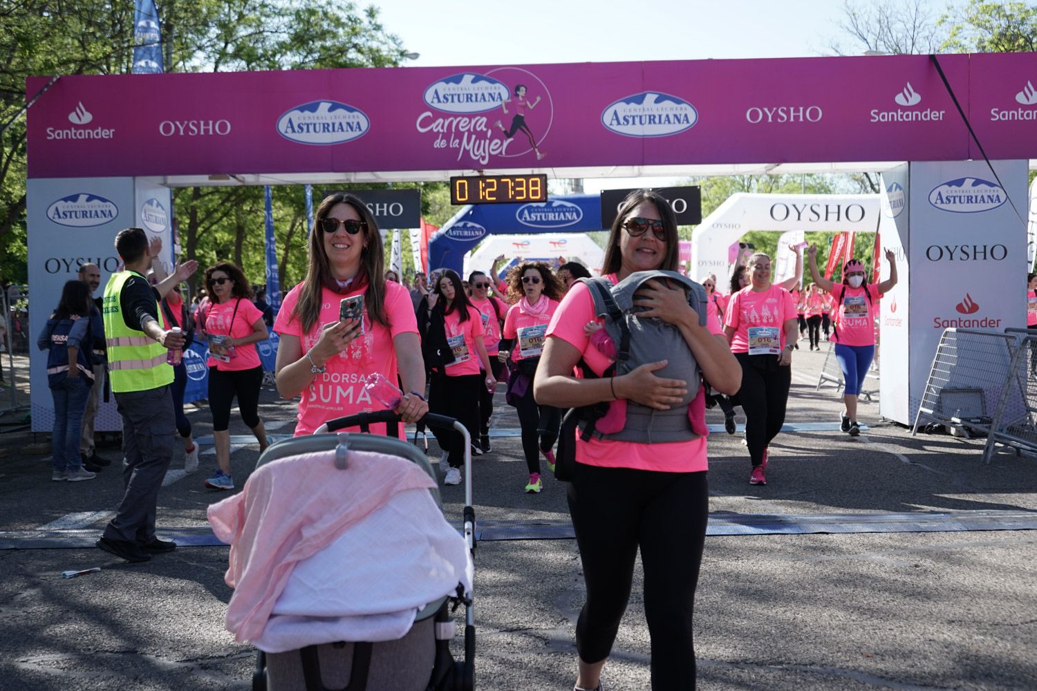 Todas las fotos de meta de la Carrera de la Mujer de Madrid 03795
