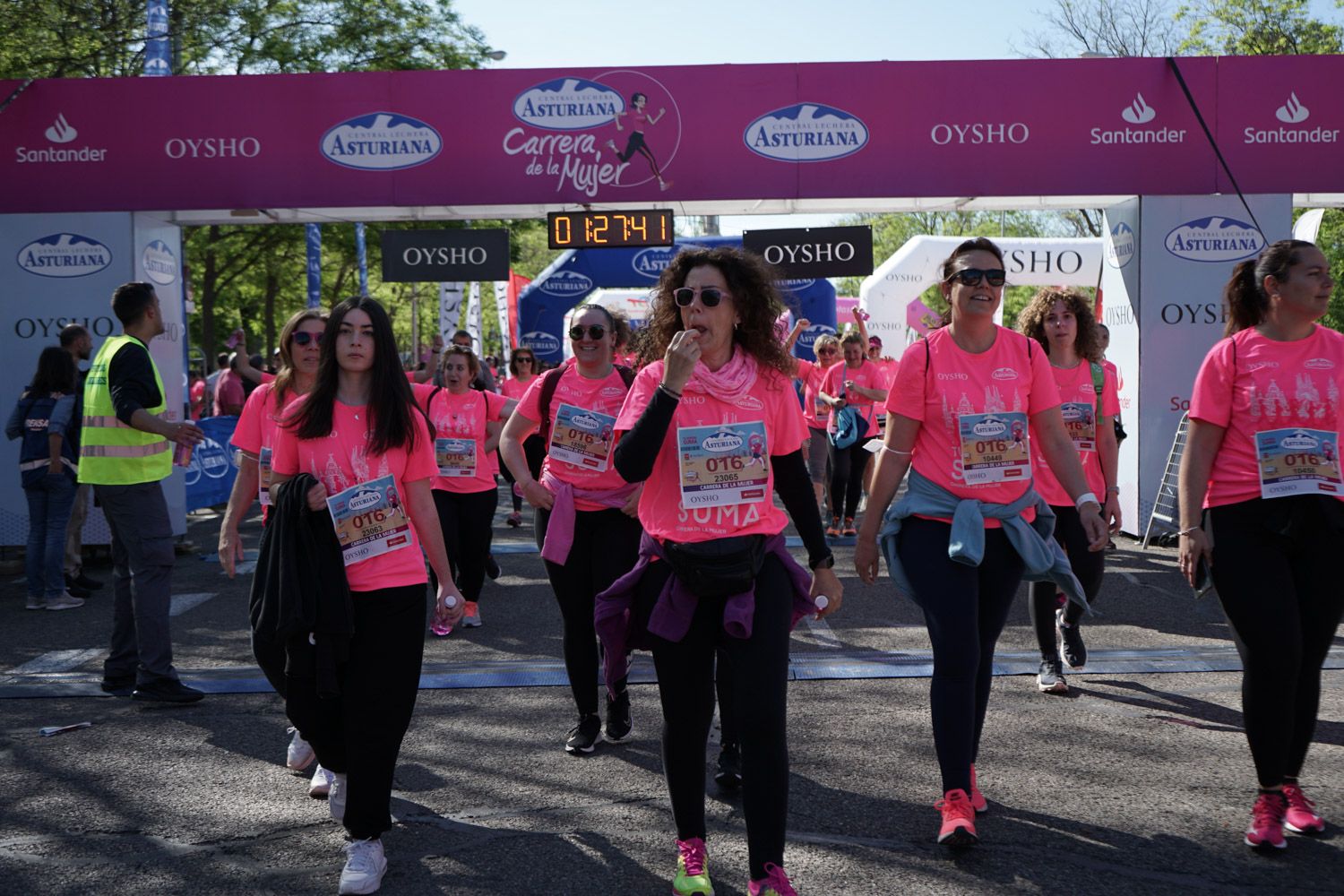 Todas las fotos de meta de la Carrera de la Mujer de Madrid 03796