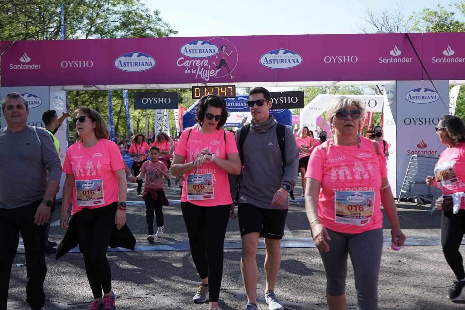 Todas las fotos de meta de la Carrera de la Mujer de Madrid 03798