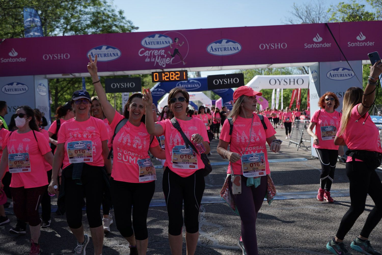 Todas las fotos de meta de la Carrera de la Mujer de Madrid 03803