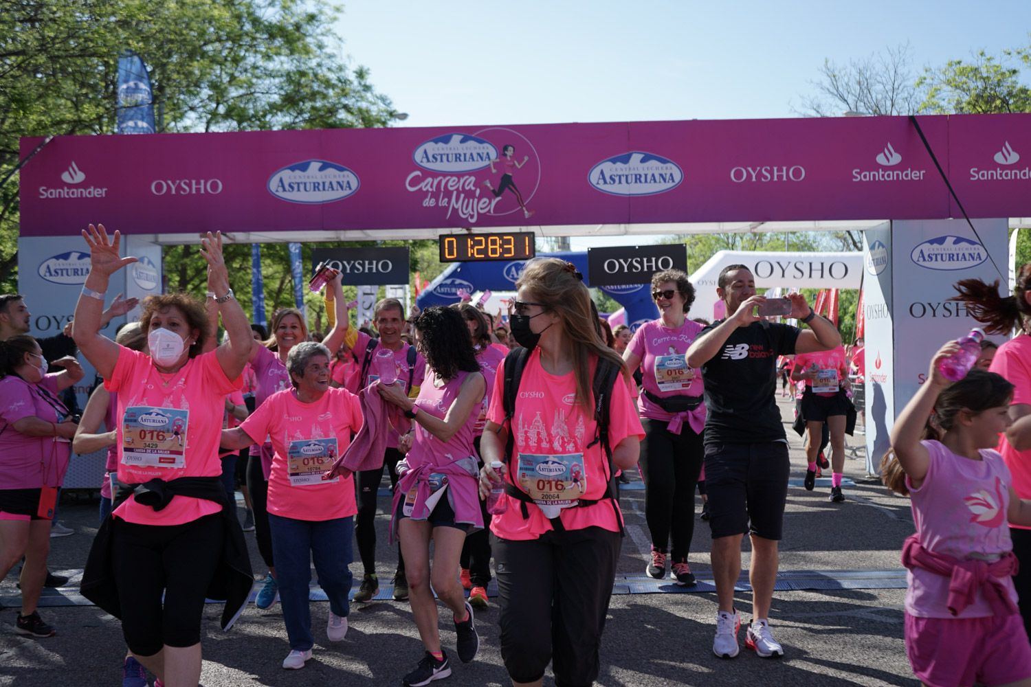 Todas las fotos de meta de la Carrera de la Mujer de Madrid 03805