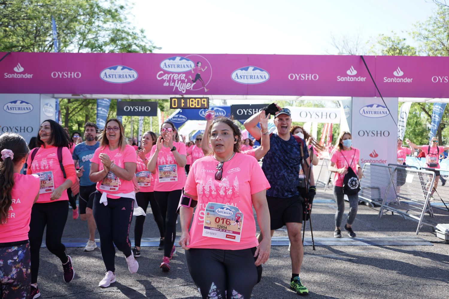 Todas las fotos de meta de la Carrera de la Mujer de Madrid 03697
