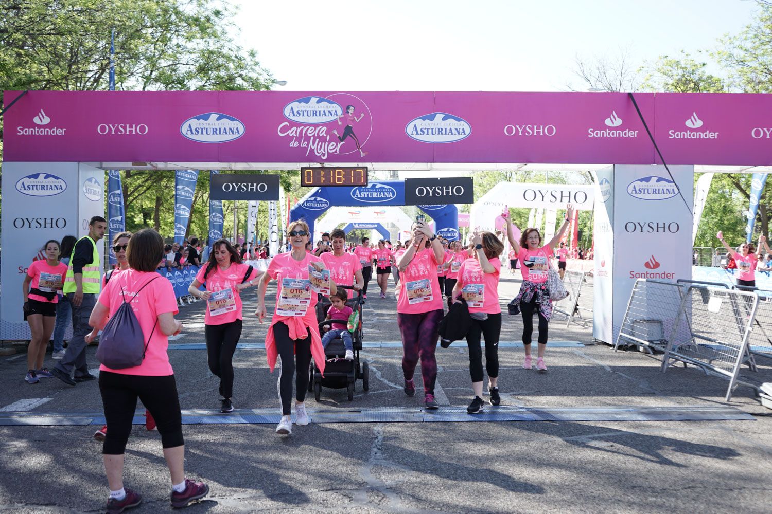 Todas las fotos de meta de la Carrera de la Mujer de Madrid 03699