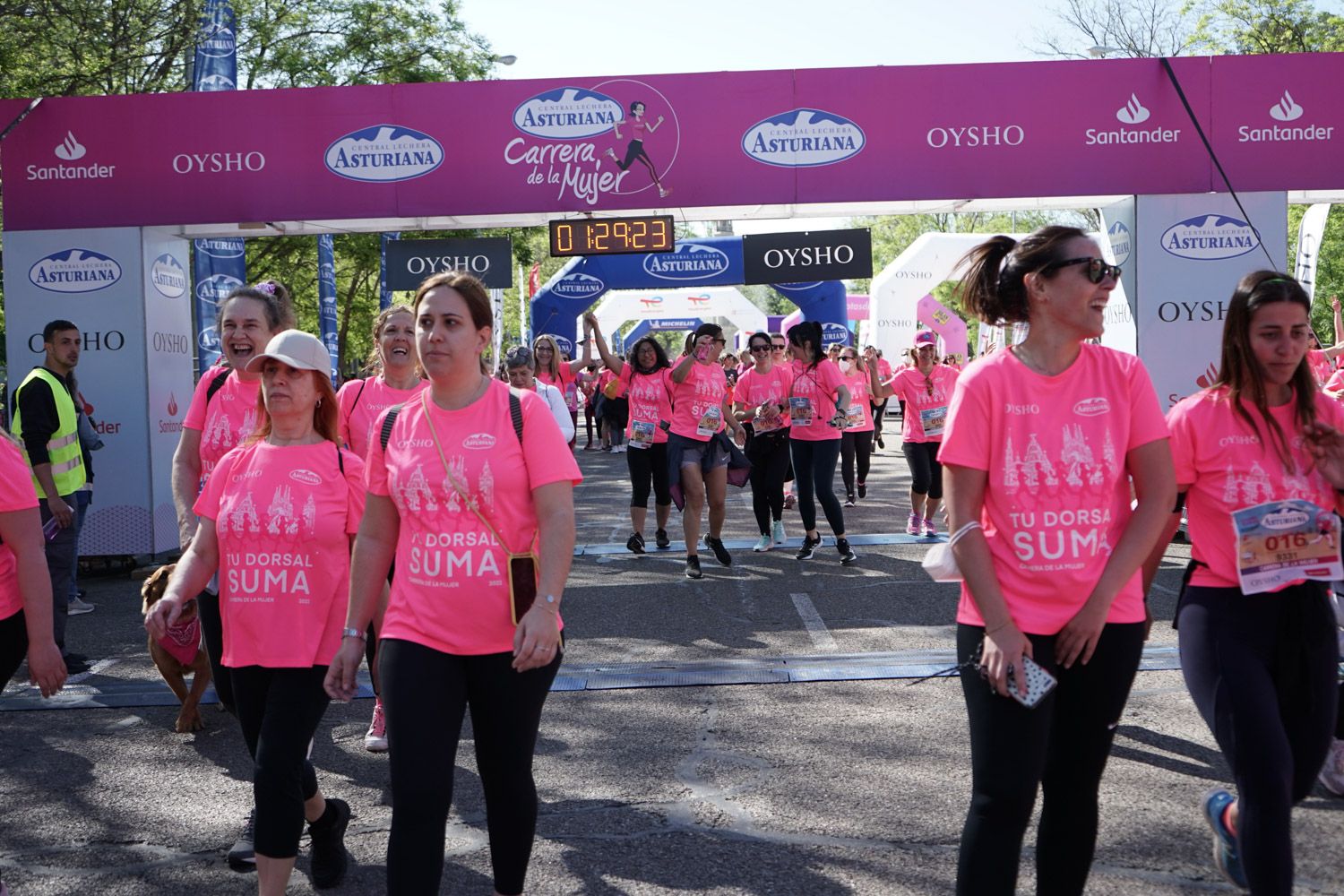 Todas las fotos de meta de la Carrera de la Mujer de Madrid 03810